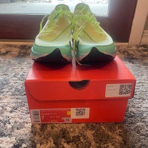 Size 7 Nike ZoomX Vaporfly Next% 2